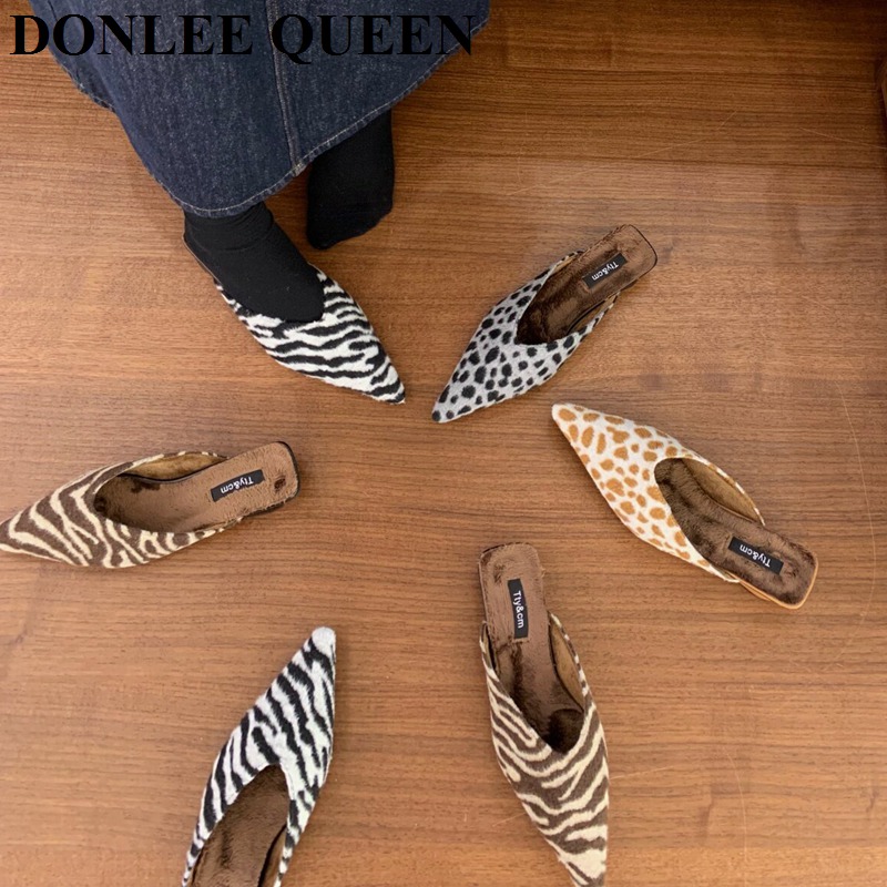 Damen-Pantoletten mit spitzer  – Summer Clothing Stores Bewertung und Preis